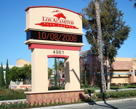 Custom Pylon, Marquee and Pole Signs